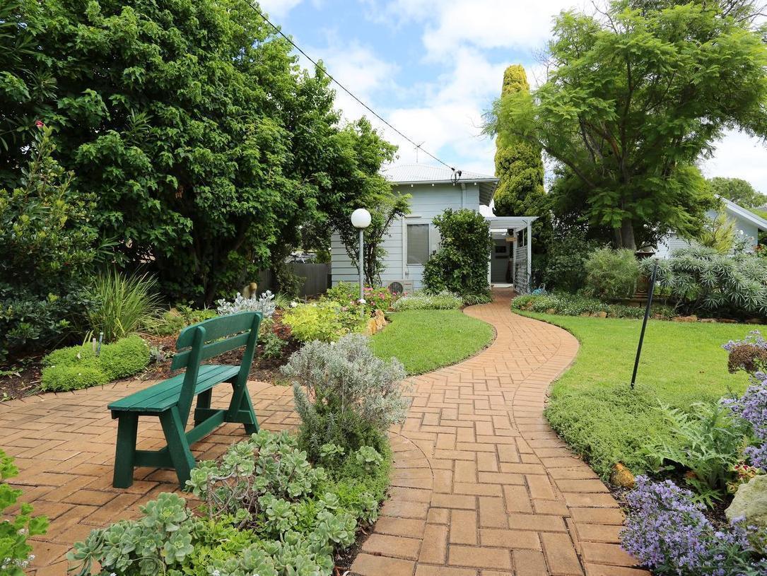 Jacaranda Guest House Busselton Exteriör bild