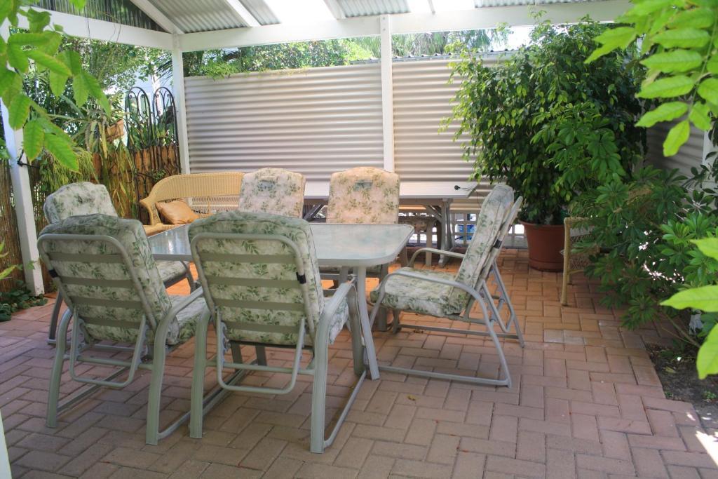 Jacaranda Guest House Busselton Exteriör bild