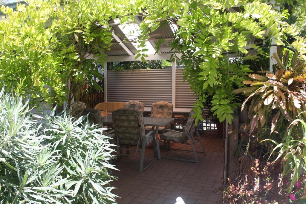 Jacaranda Guest House Busselton Exteriör bild