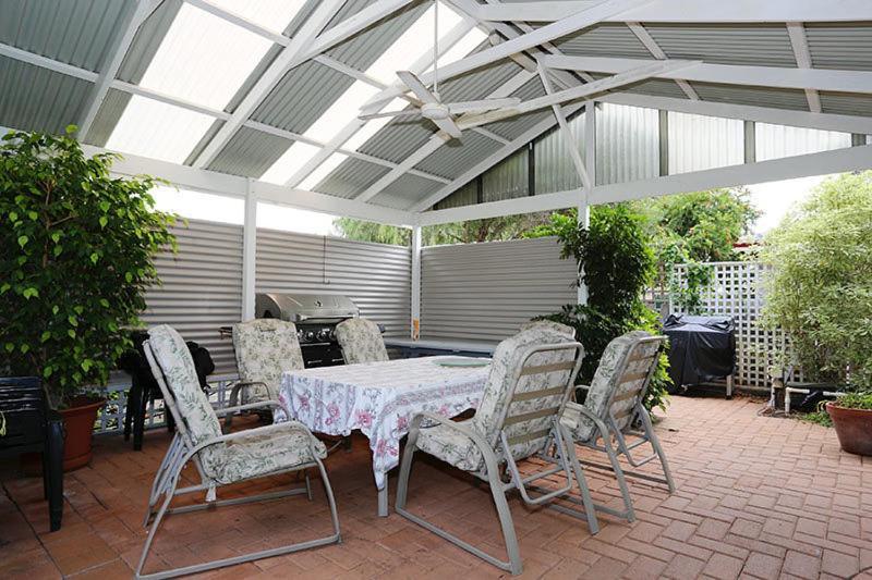 Jacaranda Guest House Busselton Exteriör bild