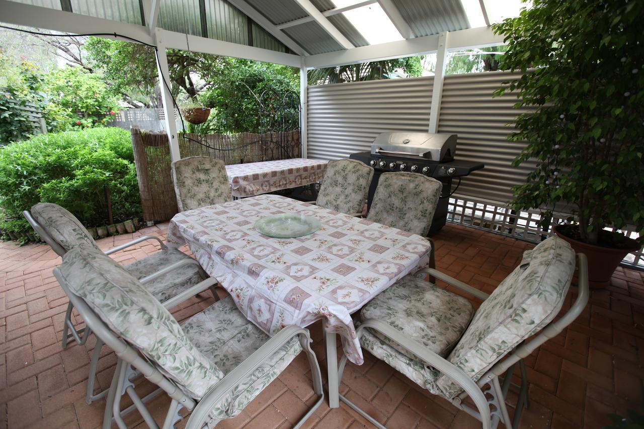 Jacaranda Guest House Busselton Exteriör bild